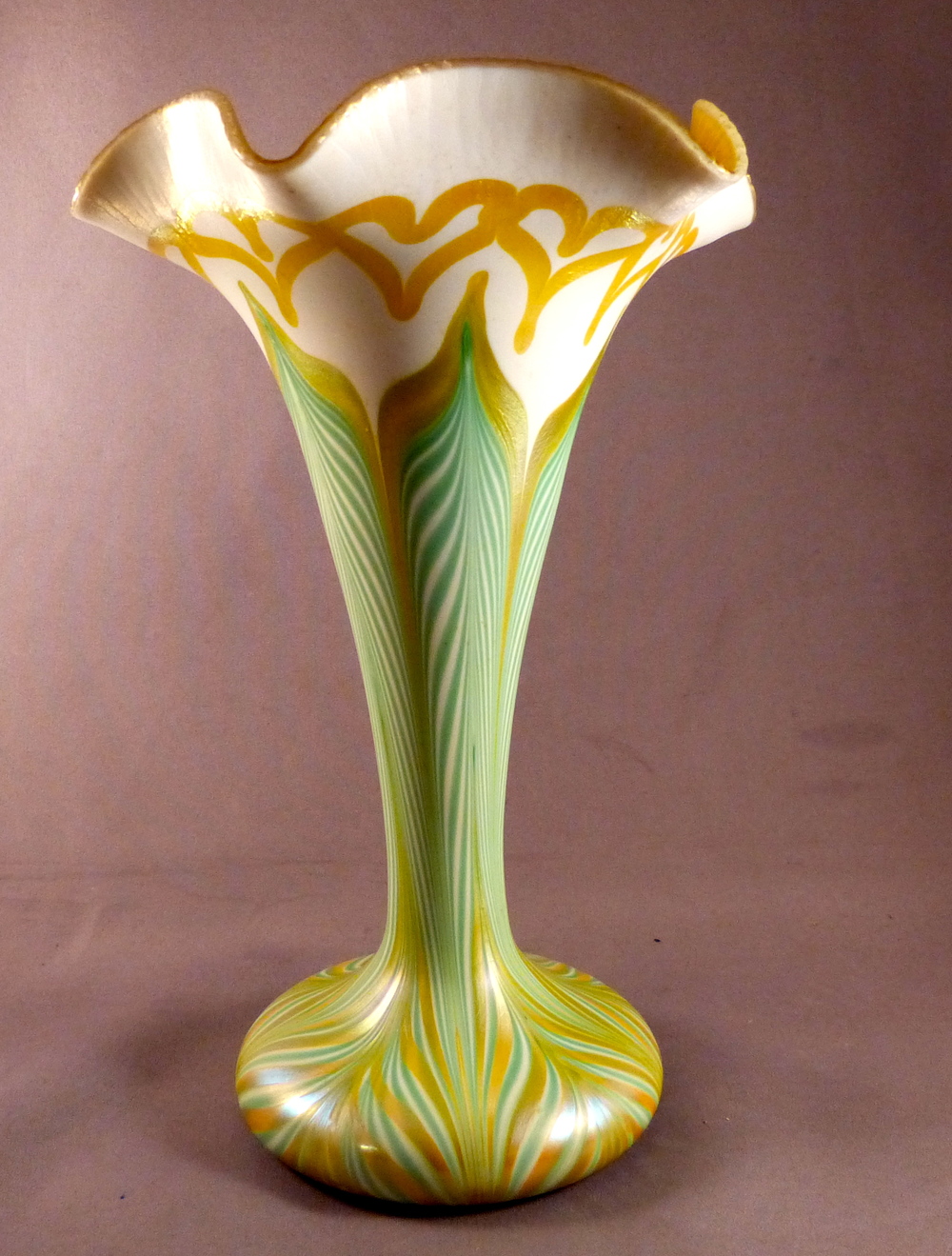 quezal vase glass